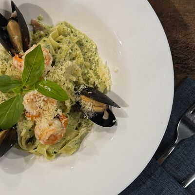 Паста с морепродуктами в Luxury по цене 620 ₽