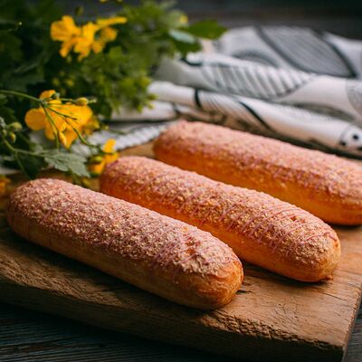 Эклер клубника в Krutli по цене 143 ₽