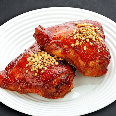 Бедрышко в кисло-сладком соусе с арахисом в Европа по цене 168 ₽