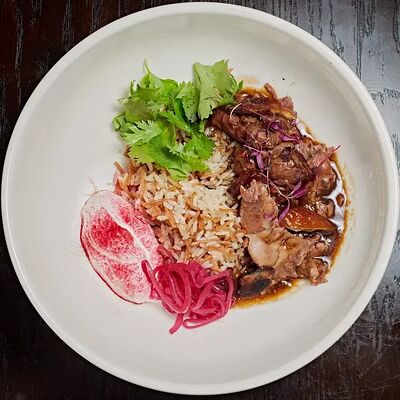 Томленая баранина с финиками и рисом пилаф в Chester по цене 825 ₽