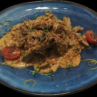 Бефстроганов с запеченным картофелем в Шале