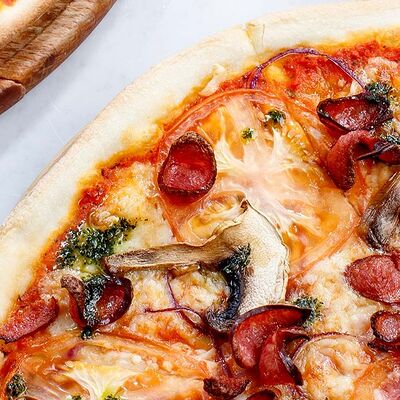 Пицца по-охотничьи в Kamakura по цене 790 ₽