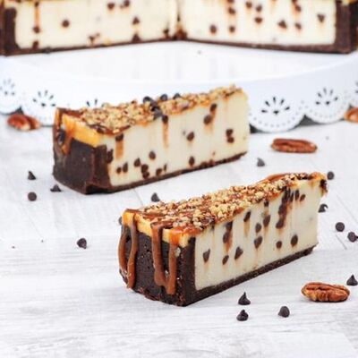 Чизкейк c карамелью, орехами и шоколадом халяль (125 г)в Пицца мигом по цене 399 ₽