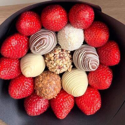 Клубника в шоколаде Букет S в Клубника в шоколаде Simple Berry по цене 5990 ₽