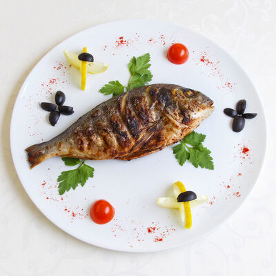 Дорадо на углях в Ресторан Люкс по цене 690 ₽