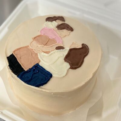 Бенто-торт Семья в Сладкое бюро по цене 1850 ₽