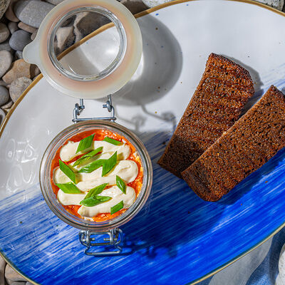 Салат Мимоза с копченой скумбрией в Селёдочная по цене 494 ₽