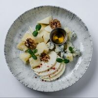 Ассорти сыров в Базар