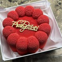  Муссовый бенто-торт красный с днем рожденияв Allowberry