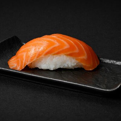 Суши лосось в Arts - food по цене 185 ₽