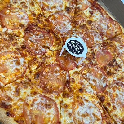 Пицца Маргарита в Pizza life по цене 440 ₽