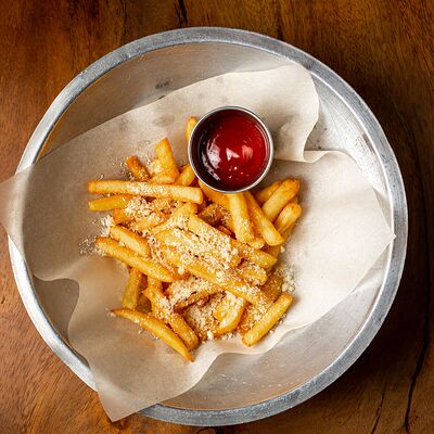 Картофель фри с пармезаном в Rakushka по цене 480 ₽