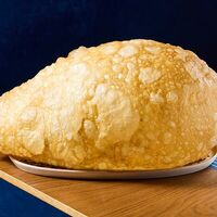 Чебурек с грузинскими сырами в NANA Pirveli