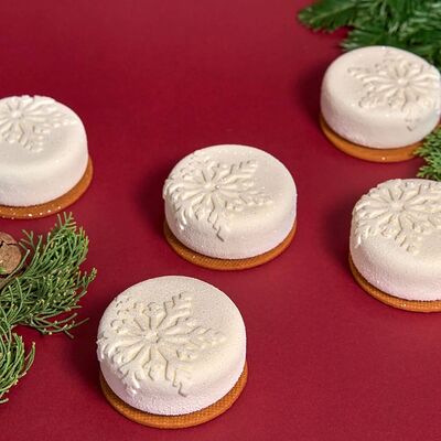 Пирожное Снежинкав Горбушка по цене 295 ₽