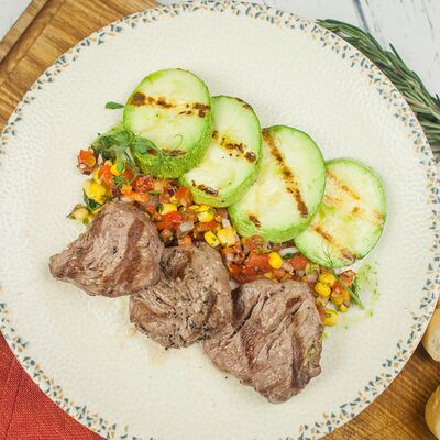 Медальоны из телятины в Eat fresh по цене 790 ₽