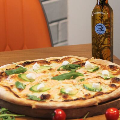 Пицца Филадельфия в Foodlink по цене 700 ₽