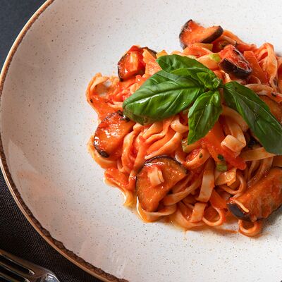 Тальятелле в томатном соусе с печеными овощами в Старый город по цене 500 ₽