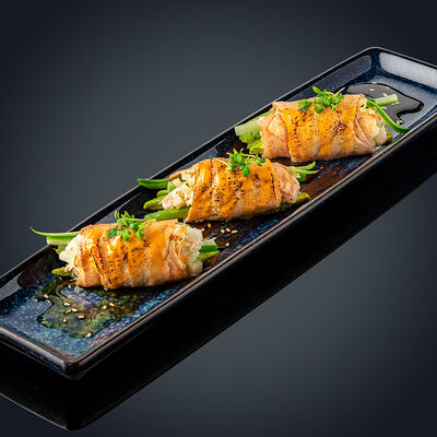 Мини-ролл в лососе в Якитория по цене 487