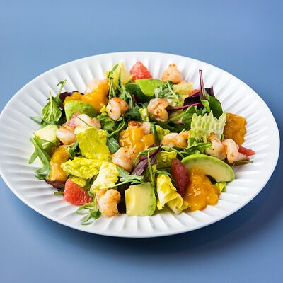 Салат с креветками и чатни из манго в Лу по цене 1120 ₽