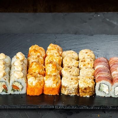 Набор Бизнес-ланч в Swag Sushi по цене 2205 ₽