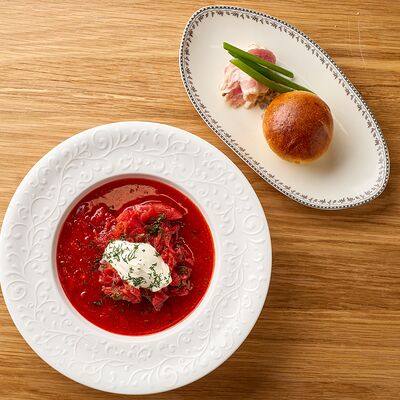 Традиционный борщ в Нино по цене 530 ₽