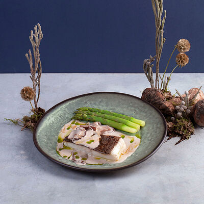 Палтус со спаржей и белыми грибами в VASILCHUKI Chaihona №1 по цене 940