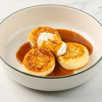 Сырники с соленой и взрывной карамелью в Шоколадница по цене 510 ₽