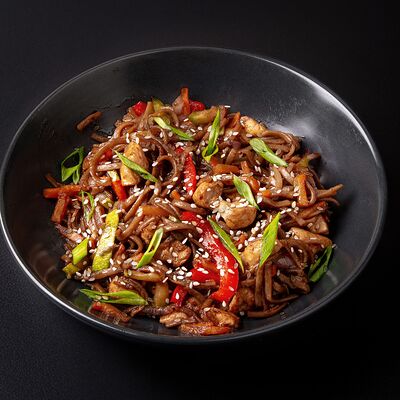 Лапша соба с говядиной в Твой выбор по цене 615 ₽