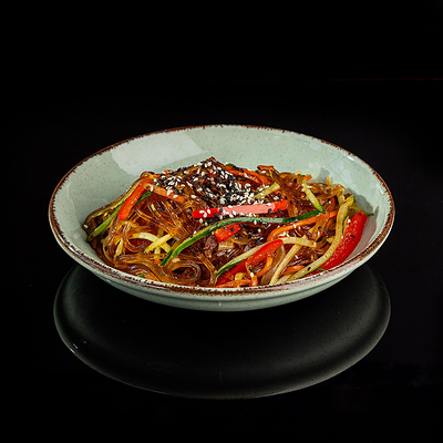 Теплый салат с фунчозой в Япошка по цене 345 ₽