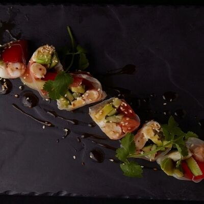 Ролл без риса Тигровая креветка в рисовой бумаге в Кабуки по цене 590