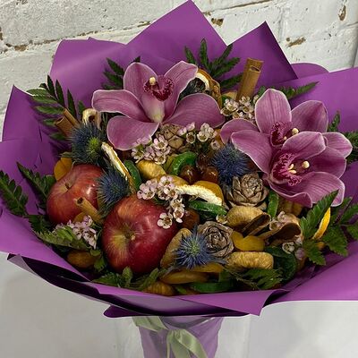 Букет с орхидеями, орехами и сухофруктами в Buketonline - Съедобные букеты и клубника в шоколаде по цене 6490 ₽