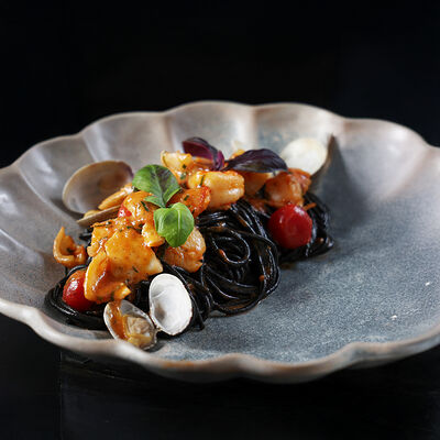 Спагетти с морепродуктамив Морской по цене 1450 ₽