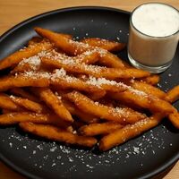 Жареный батат с пармезаном в VinBurger