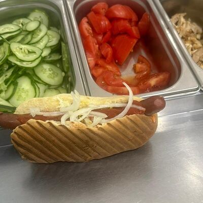 Хот-дог с охотничьей колбасой в Винни пух по цене 200 ₽