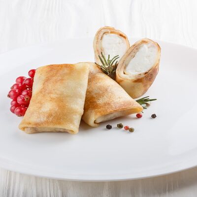 Блинчик с творогом 2 шт в MaxBakery по цене 250 ₽