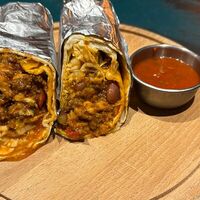 Буррито с чили кон карне в La Catrina