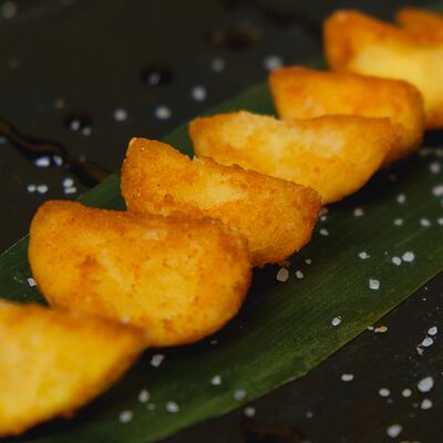 Картофельные дольки со специями в Caviar Rolls по цене 240 ₽