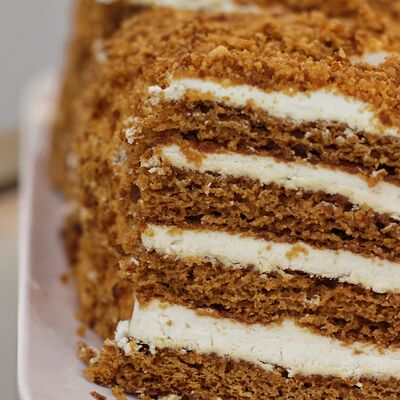 Медовик пирожное в Едим по цене 215 ₽