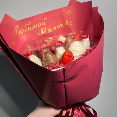 Клубника в шоколаде букет 11 ягод Клюква маме в Bloom House по цене 2150 ₽