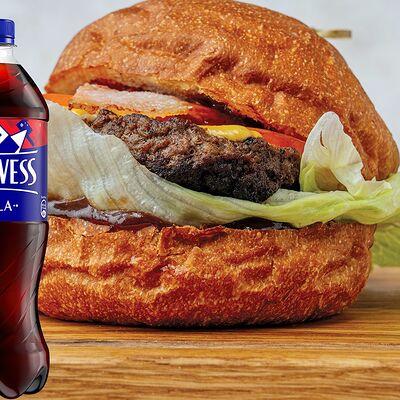 Комбо Бургер BBQ и Эвервесс в Lounge Trattoria Pizza Bar по цене 745 ₽