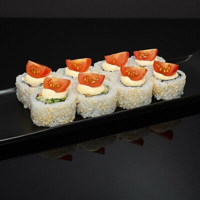 Цезарь с курицей в Бейкер суши по цене 729 ₽