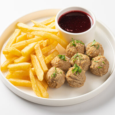 Фрикадельки с картошкой фри и брусничным соусом в 2 Берега по цене 510 ₽