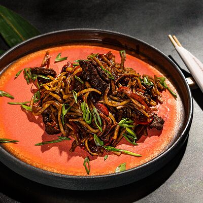 Говядина по-пекински в Том и ям по цене 990 ₽