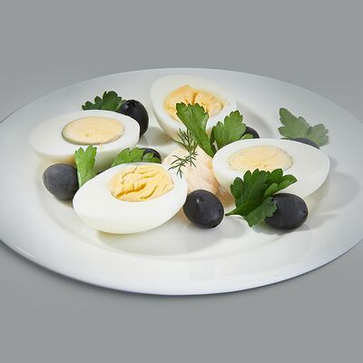 Салат Яйцо под майонезом в Лукоморье по цене 185 ₽