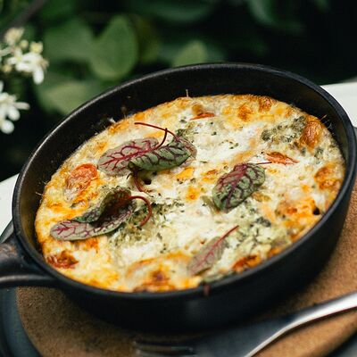 Омлет с брокколи и форелью в Renoir coffee по цене 510 ₽