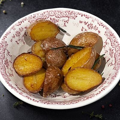 Картофель по-деревенски с розмарином в Шале Берёзка по цене 520 ₽