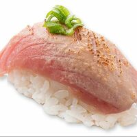 Суши с опаленным тунцом в Дерзкая кухня