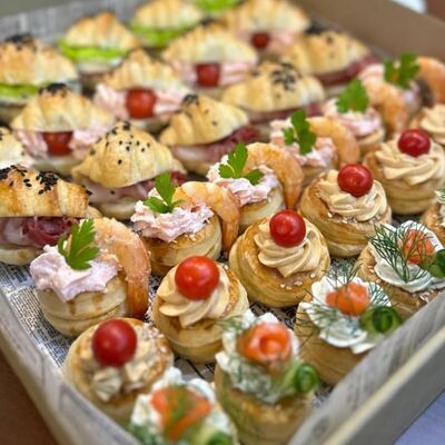 Сет Премьер в Караван вкуса по цене 3900 ₽