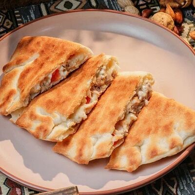 Хачапури по-гурийски с курицей в Kish-Mish по цене 780 ₽
