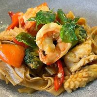 Лапша Пад Ки Мао с морепродуктамив Tsingtao